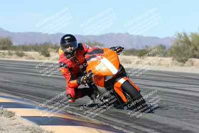 media/Dec-04-2025-Racers Edge (Thu) [[5ebc9f124d]]/3-B Group/3-Session 2 (Turn 7 Inside)/